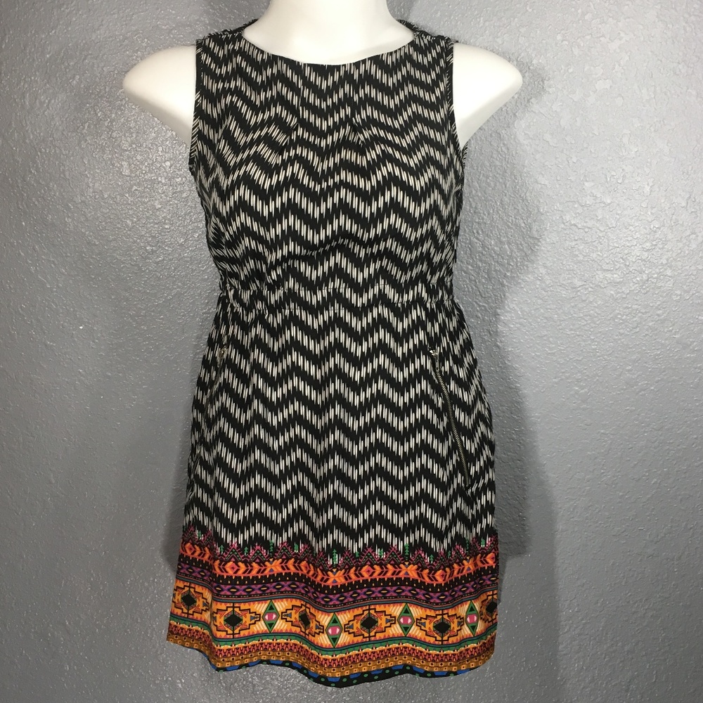 Sleeveless Aztec Print Fit and Flare Spring Dress with Pockets